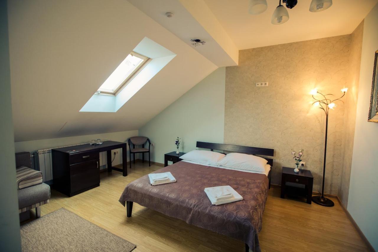 Premiere Hotel Huszt Kültér fotó