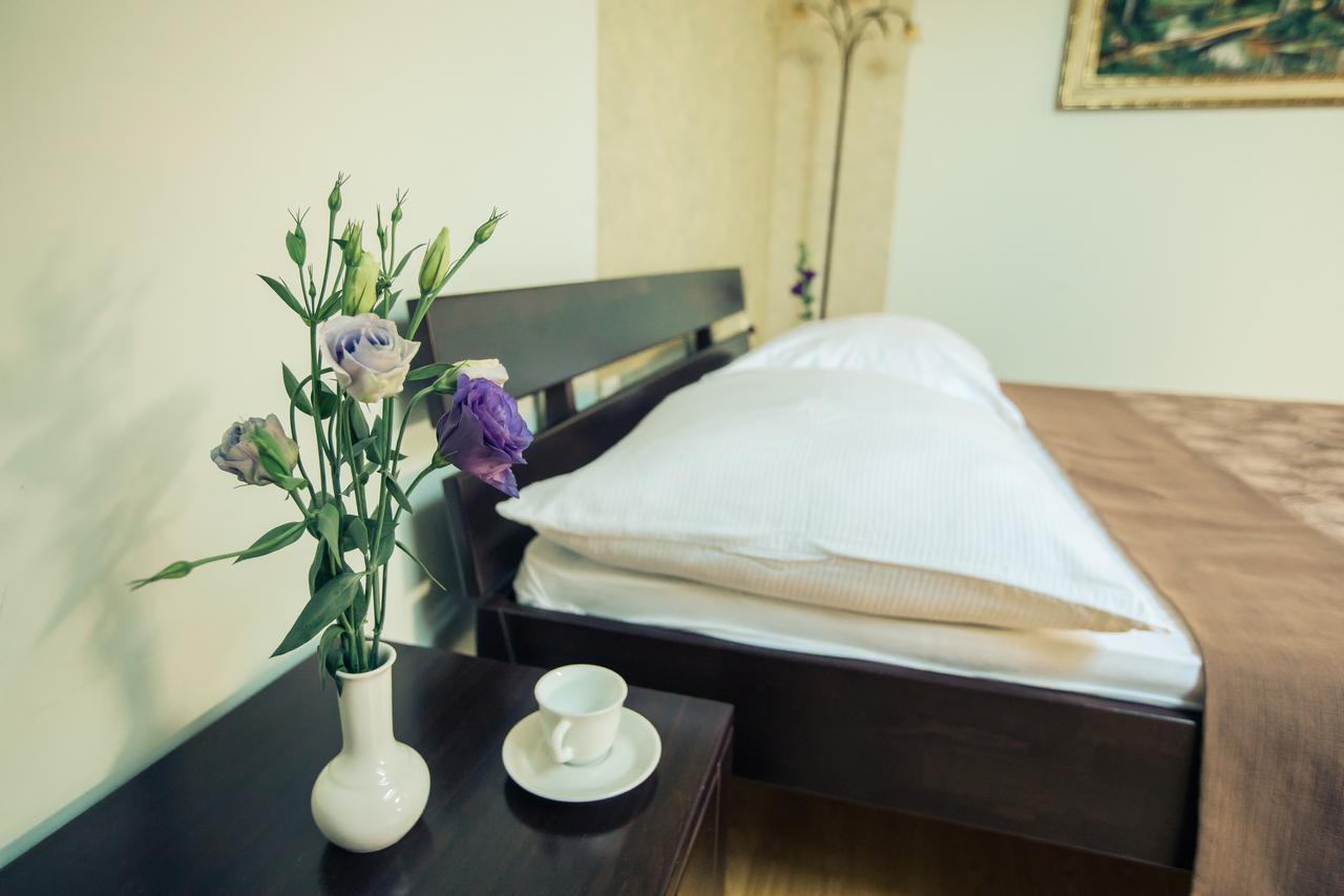 Premiere Hotel Huszt Kültér fotó