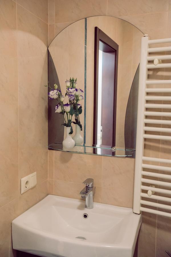 Premiere Hotel Huszt Kültér fotó